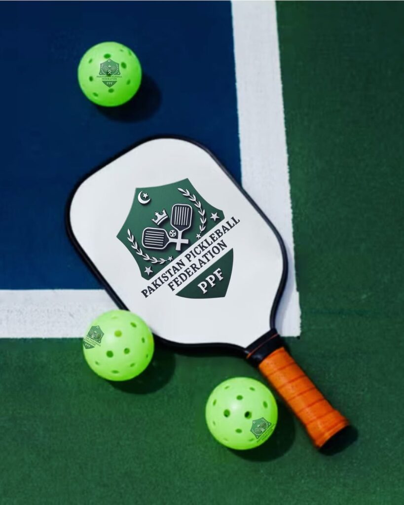 A power pickleball paddle